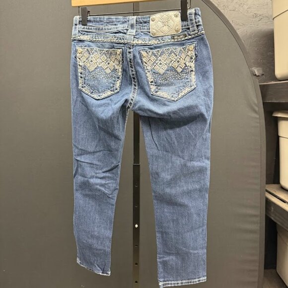 Miss Me Mid-Rise Easy Cropped Jeans - Picture 3 of 5